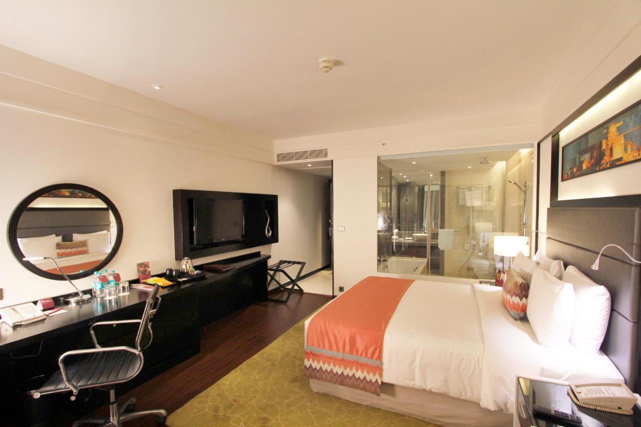 Crowne Plaza Pune City Centre By Ihg Exterior photo