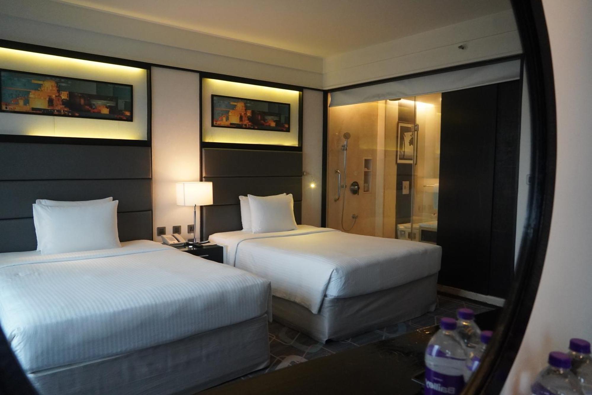 Crowne Plaza Pune City Centre By Ihg Exterior photo
